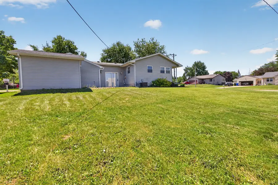 713 East Street, Grand Mound, IA 52751 - #3