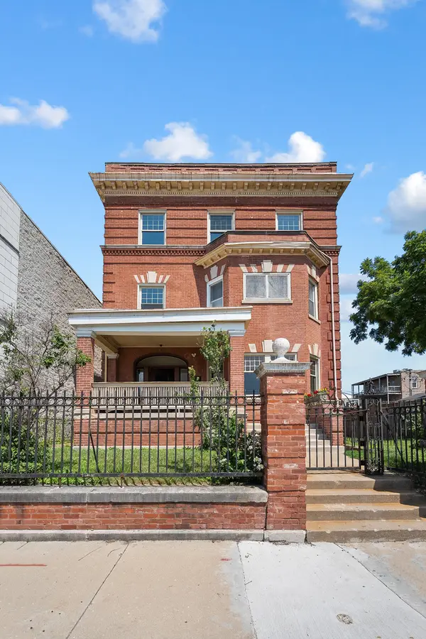 4541 S Forrestville Avenue, Chicago, IL 60653