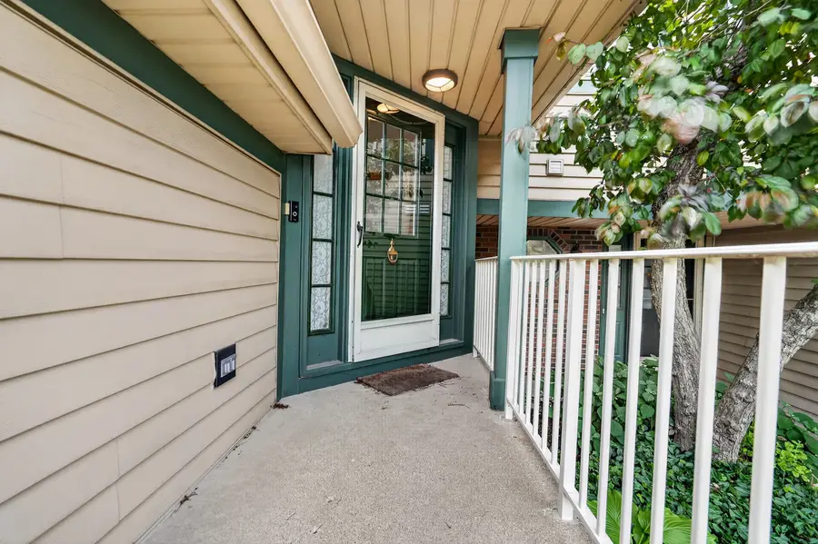 943 Ridgefield Lane #4, Wheeling, IL 60090 - #3