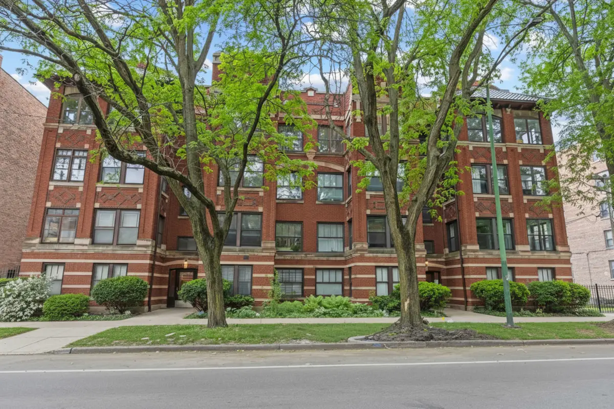 1223 E Hyde Park Boulevard #3, Chicago, IL 60615 - #1