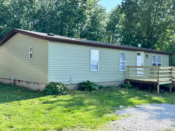 4372 Cartter Road, Kell, IL 62853