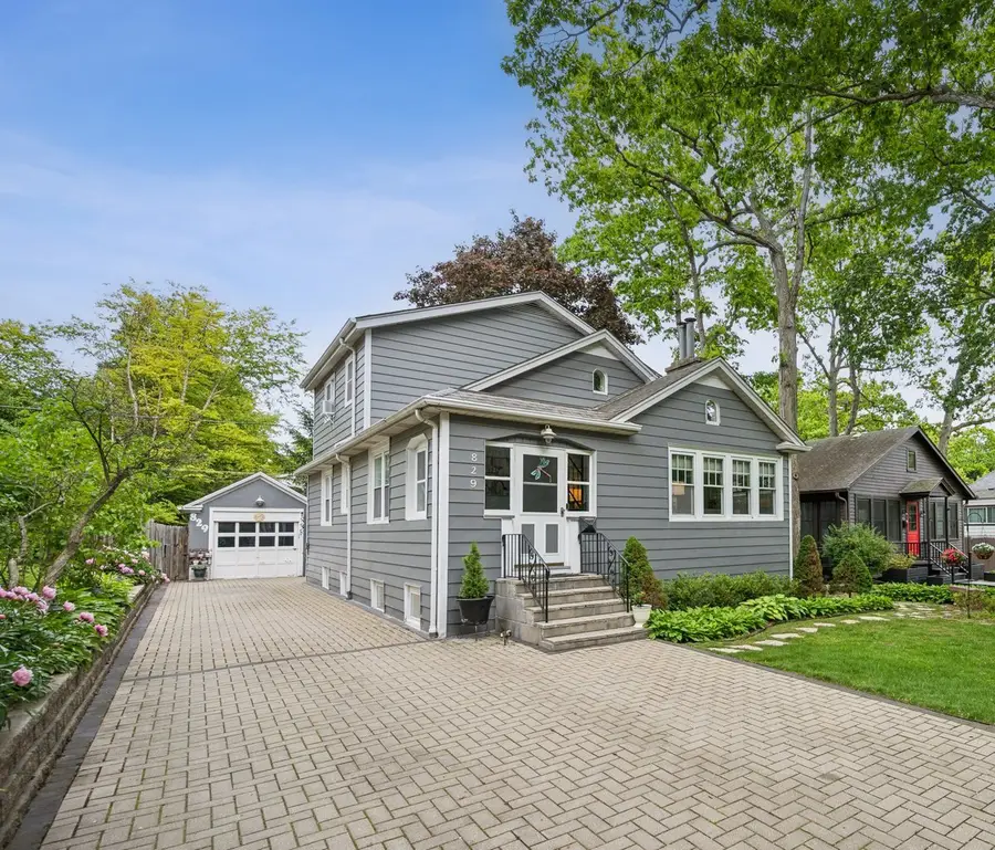 829 Saint Johns Avenue, Highland Park, IL 60035 - #2