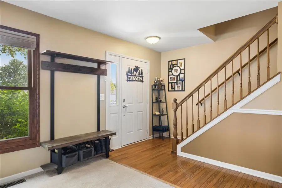 6 Crofton Court, Lake In The Hills, IL 60156 - #2