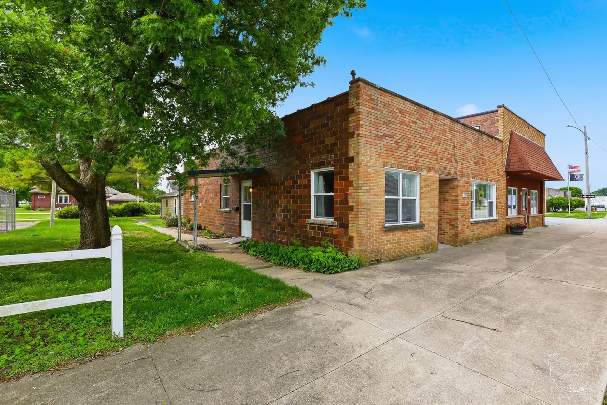 409 Main Street, Crescent City, IL 60928 - #1