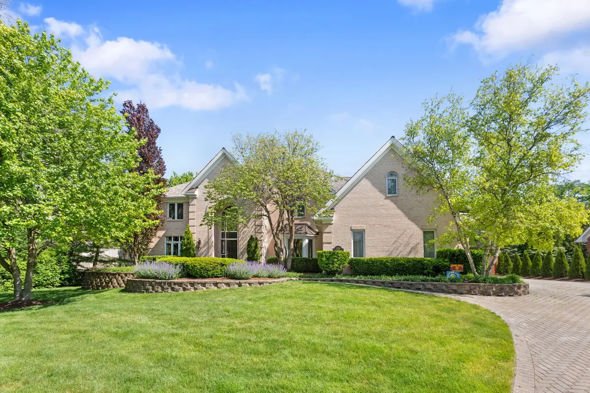 320 Camelot Lane, Libertyville, IL 60048 - #1