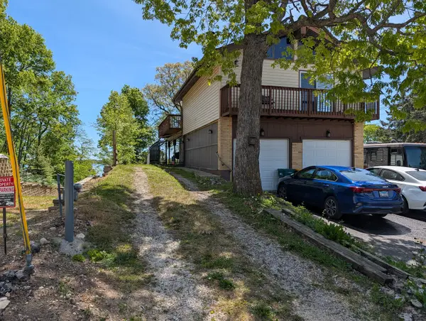 131 Cora Avenue, Fox Lake, IL 60020