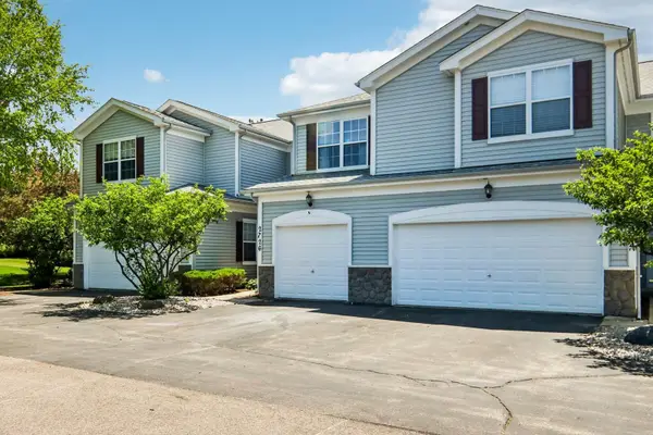 2726 Kendall Crossing, McHenry, IL 60051