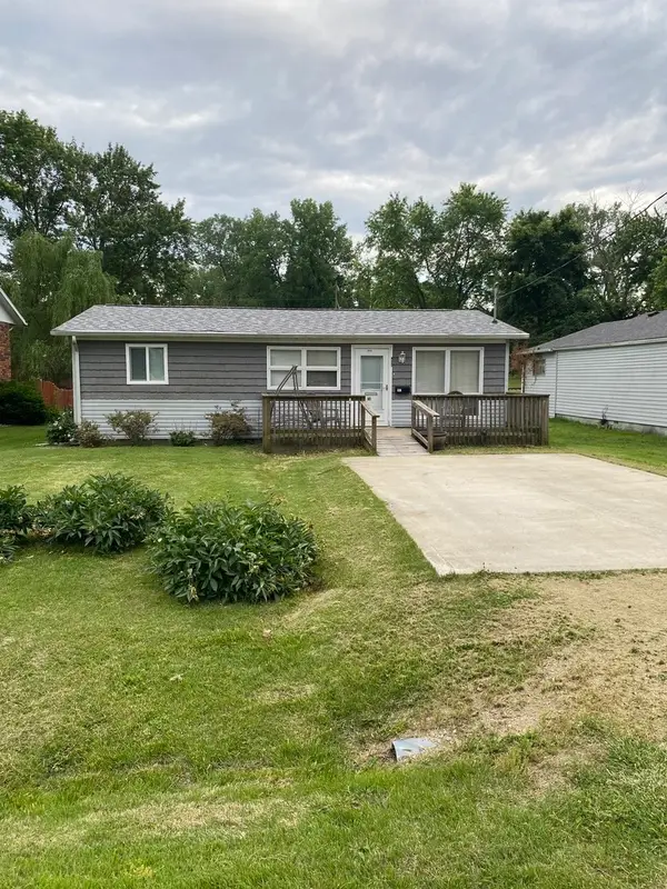 711 E Olive Street, Duquoin, IL 62832