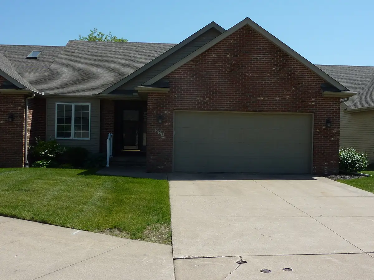 357 Country Club Court, Eldridge, IA 52748 - #1