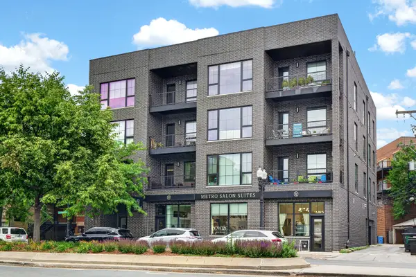 2024 W Irving Park Road #302, Chicago, IL 60618