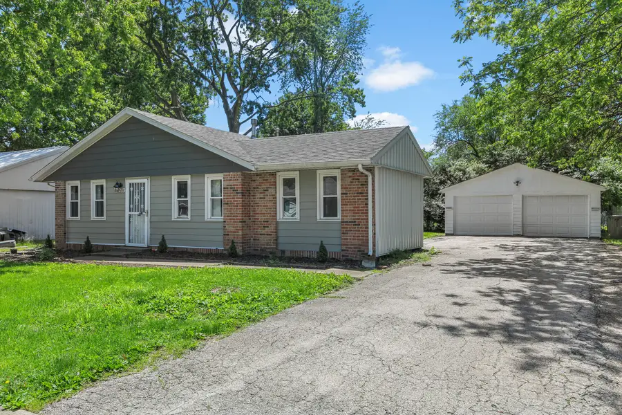 3213 Kimberly Drive, Champaign, IL 61821 - #3