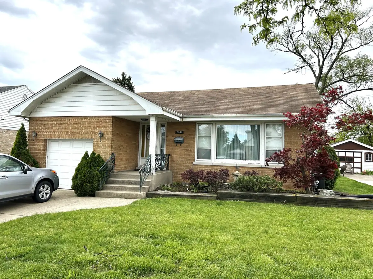 7141 W Keeney Street, Niles, IL 60714 - #1