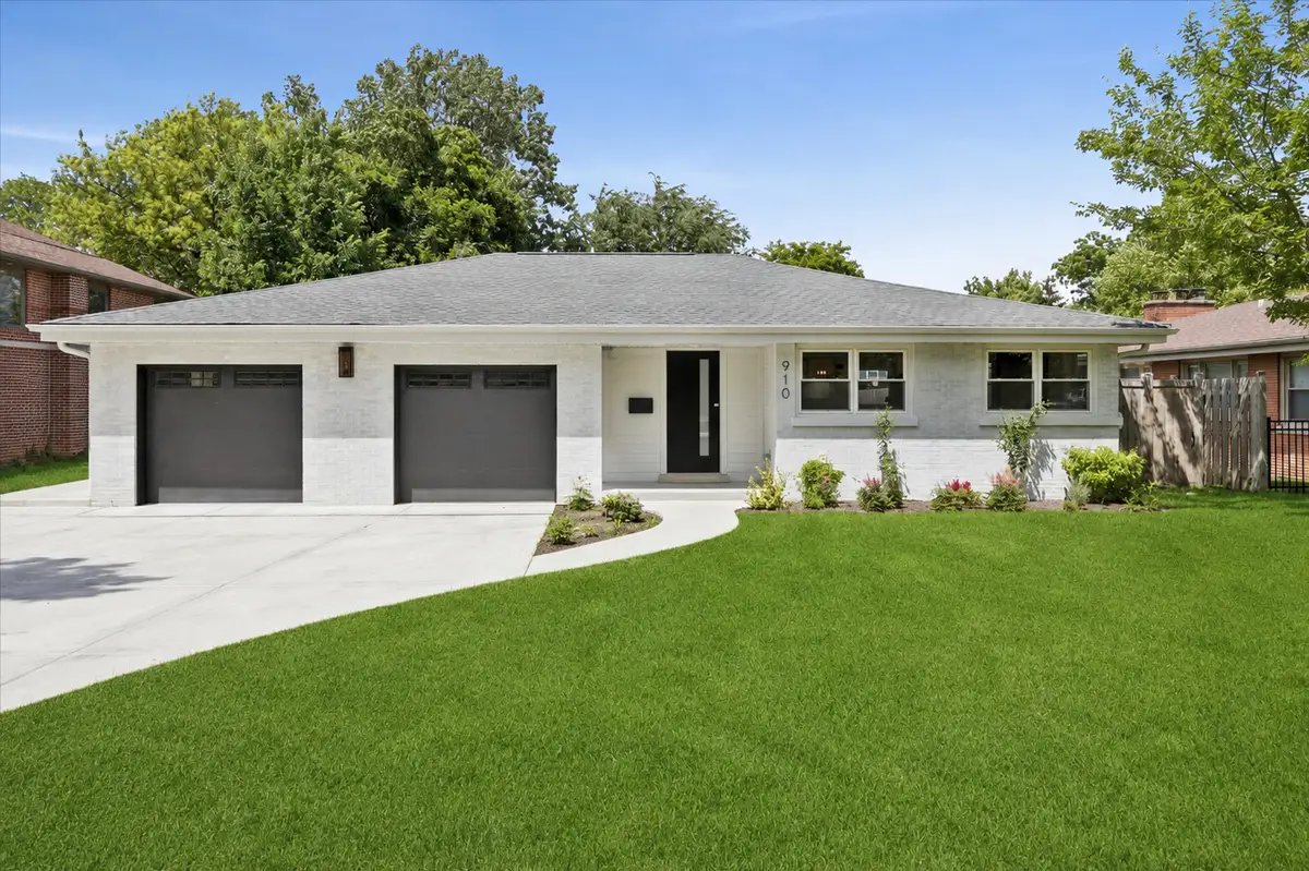910 Glenview Road, Glenview, IL 60025 - #1
