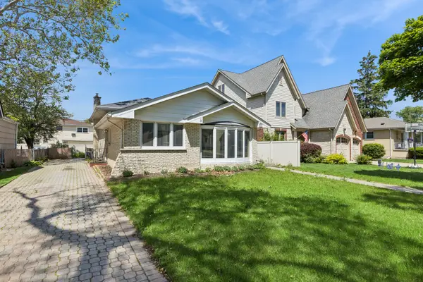 928 S 6th Avenue, La Grange, IL 60525