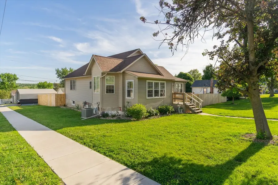 131 E Iowa Street, Spring Valley, IL 61362 - #2
