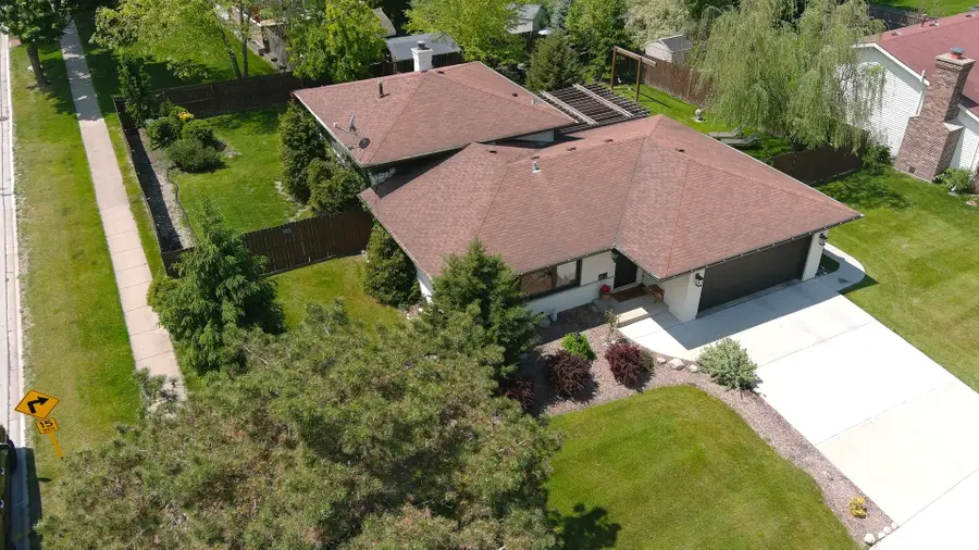 3902 N Galesburg Avenue, Arlington Heights, IL 60004 - #3