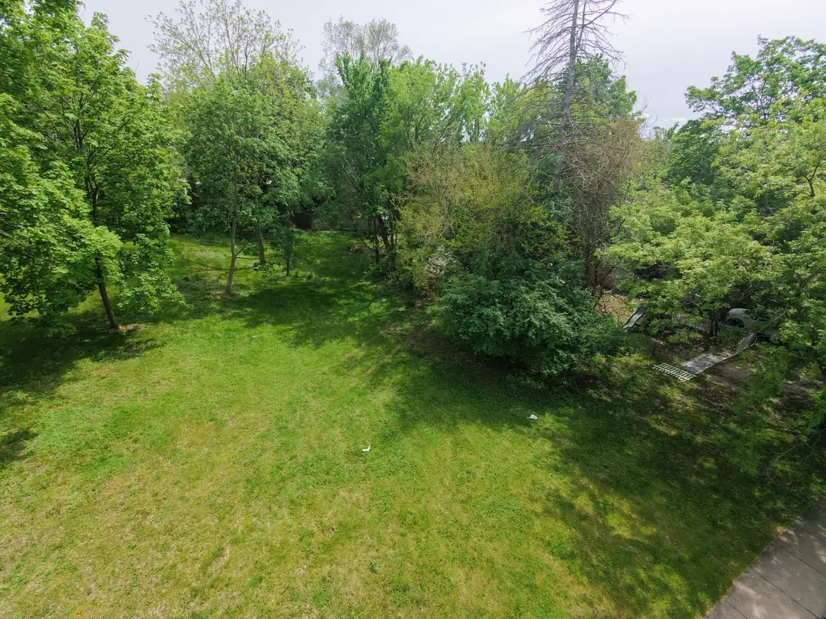 406 Barrington Avenue, East Dundee, IL 60118 - #1