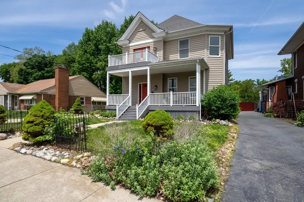 703 W Wood Street W, Bloomington, IL 61701 - #1