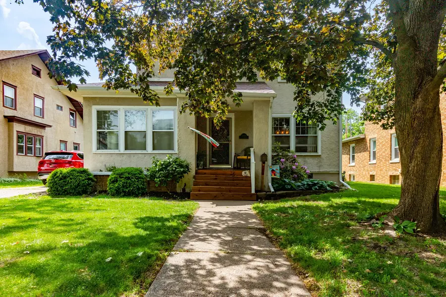 2440 Arlington Avenue, Davenport, IA 52803 - #2