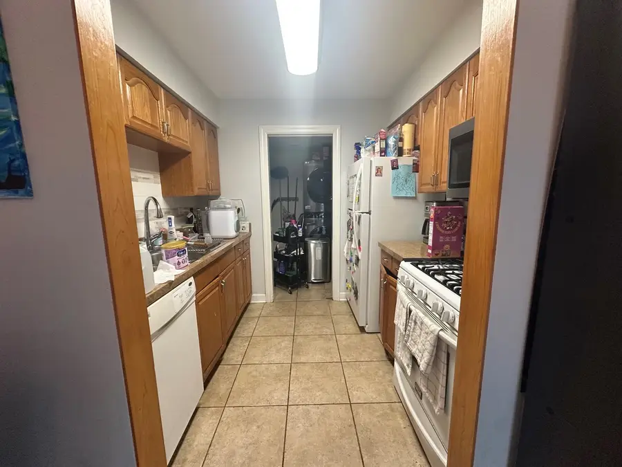 5700 Dutch Mill Court #B, Hanover Park, IL 60133 - #2