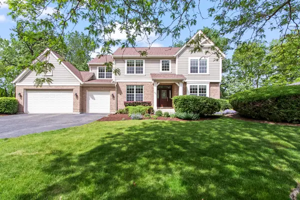 224 Red Oak Court, Island Lake, IL 60042