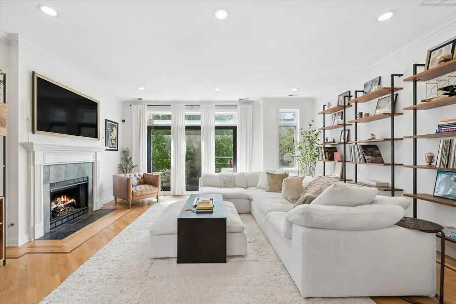 3827 N Greenview Avenue #2S, Chicago, IL 60613 - #2