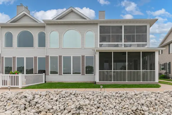 19 Villa Drive, Hampton, IL 61256
