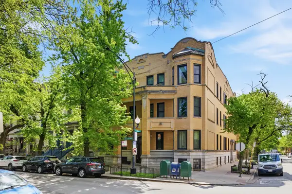 559 W Fullerton Parkway #1W, Chicago, IL 60614