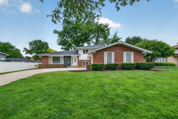 8632 Clifford Drive, Darien, IL 60561
