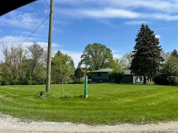 332 Mary Ann Drive, Lake Holiday, IL 60552