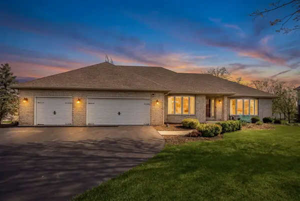 13201 Meadow Hill Lane, Lemont, IL 60439