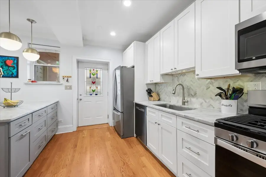 2018 W Farragut Avenue #3, Chicago, IL 60625 - #3