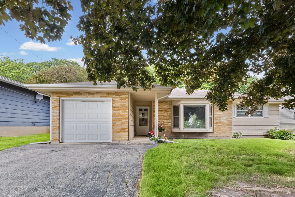 626 Greenbriar Lane, Lindenhurst, IL 60046 - #1