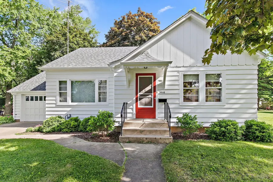 3908 Oak Avenue, McHenry, IL 60050 - #2