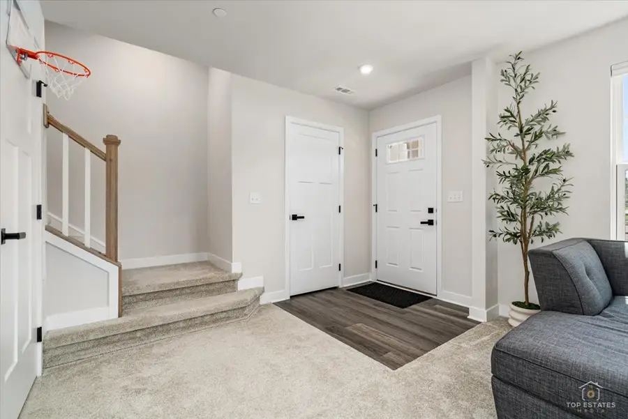 197 Canterbury Way, Lake Zurich, IL 60047 - #2