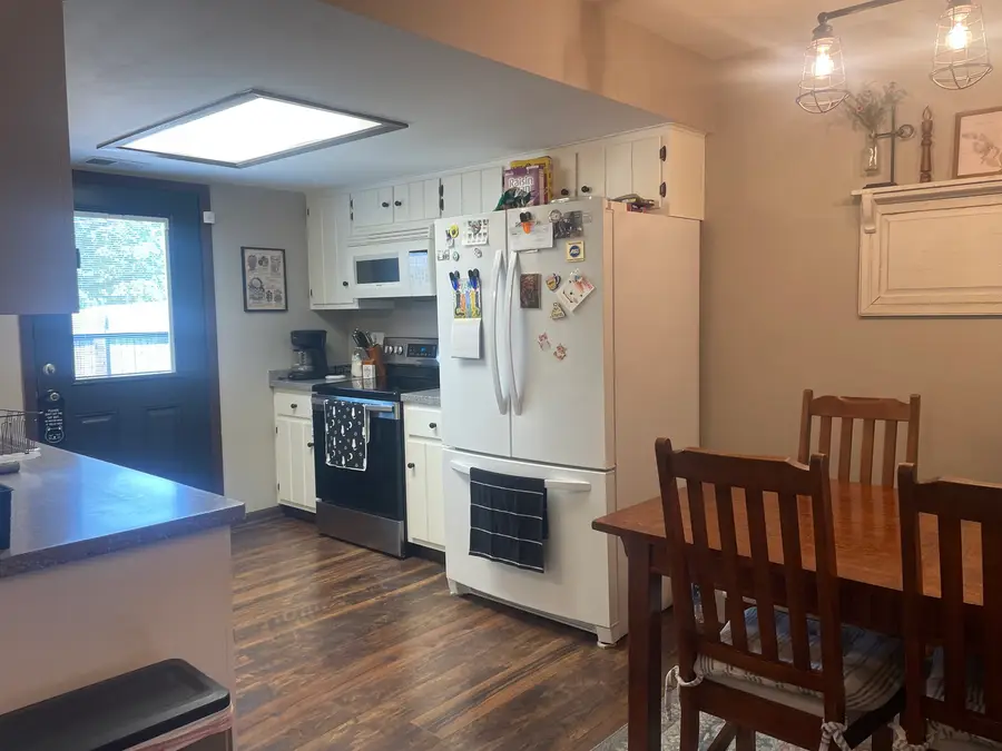 205 Fairview Drive, Manhattan, IL 60442 - #3