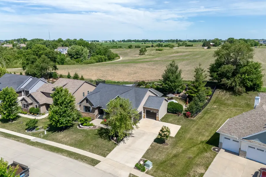 6234 Whispering Hill Court, Bettendorf, IA 52722 - #2
