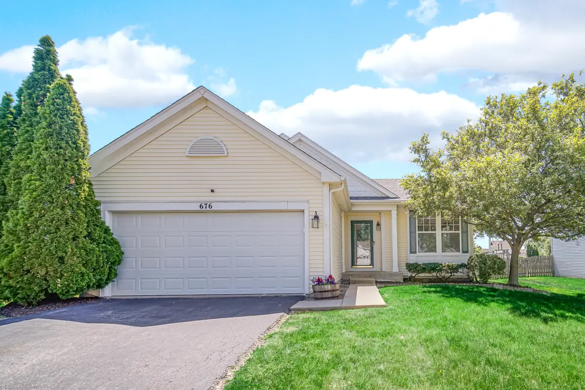676 Hamilton Lane, North Aurora, IL 60542 - #1