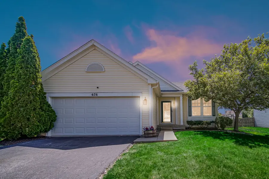 676 Hamilton Lane, North Aurora, IL 60542 - #2