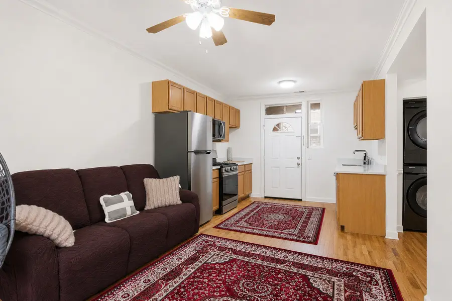 2556 W Rosemont Avenue #1, Chicago, IL 60659 - #3