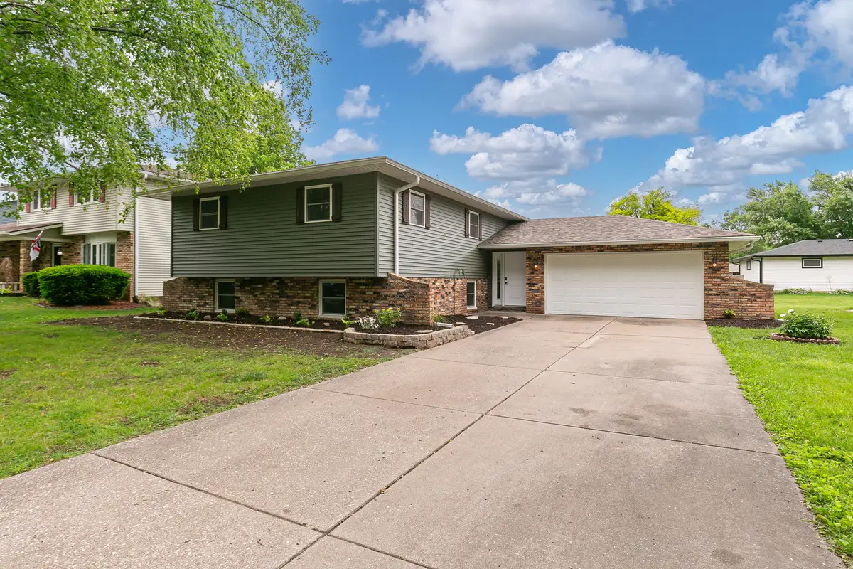 2127 W George Washington Boulevard, Davenport, IA 52804 - #1