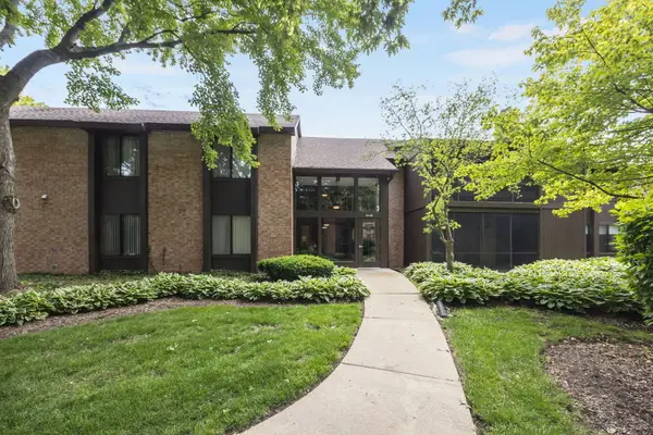 740 Saint Andrews Lane #41, Crystal Lake, IL 60014