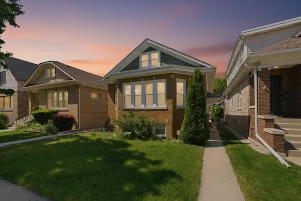 6126 W Roscoe Street, Chicago, IL 60634