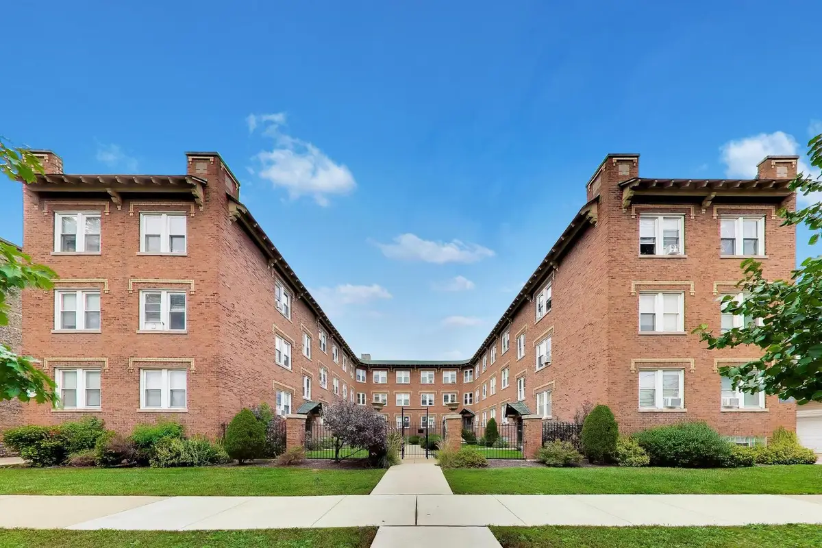 4822 W Hutchinson Street #9B, Chicago, IL 60641 - #1