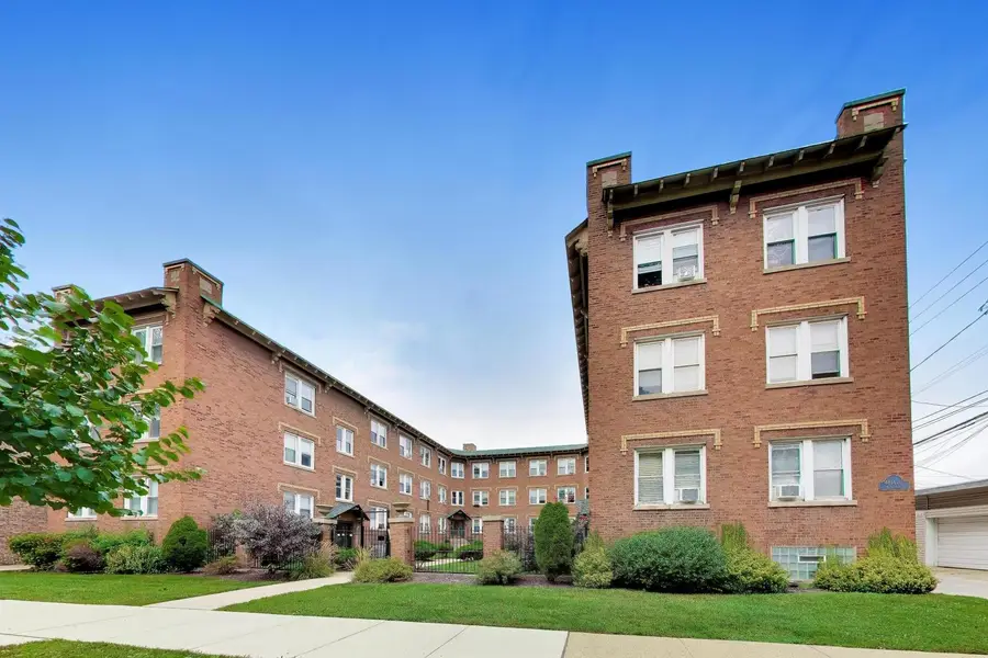 4822 W Hutchinson Street #9B, Chicago, IL 60641 - #2