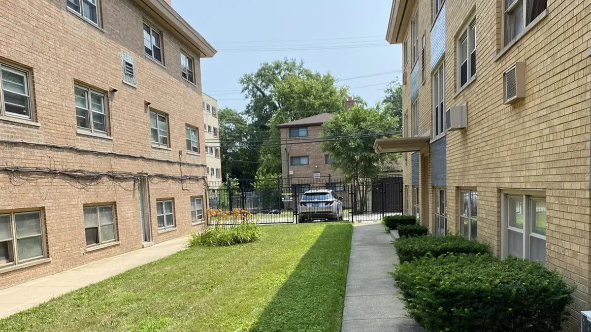 9215 S Cottage Grove Avenue #2W, Chicago, IL 60619 - #1