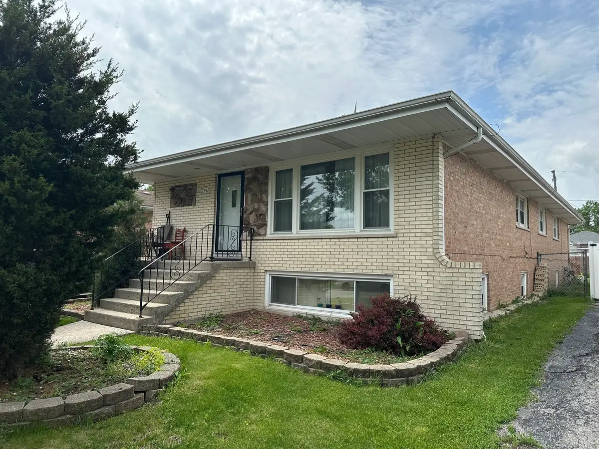 7942 Nagle Avenue, Burbank, IL 60459 - #1