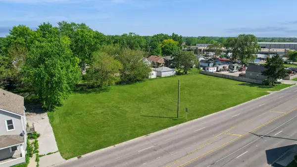 920 S Lake Street, Aurora, IL 60506
