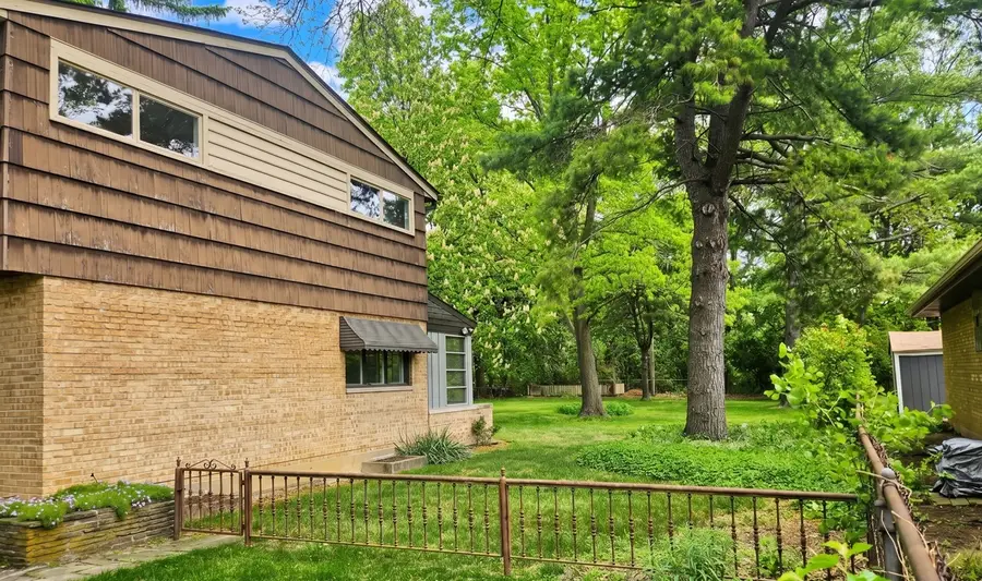 645 Judge Avenue, Waukegan, IL 60085 - #2