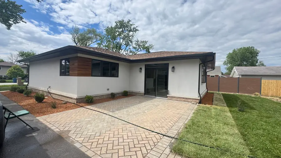 10409 S 82 Avenue, Palos Hills, IL 60465 - #3